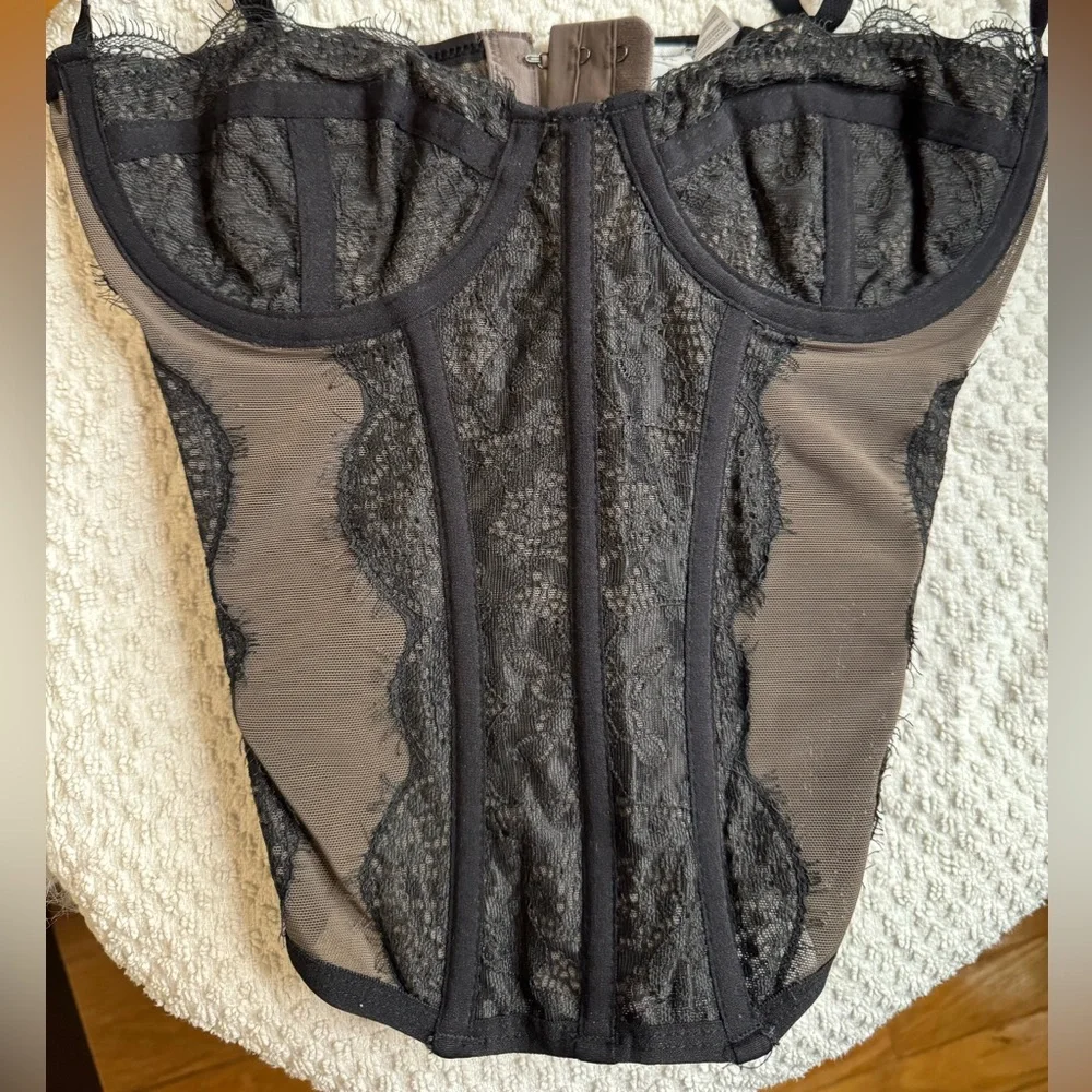 UO Black Modern Love Corset Top - Picture 4 of 4
